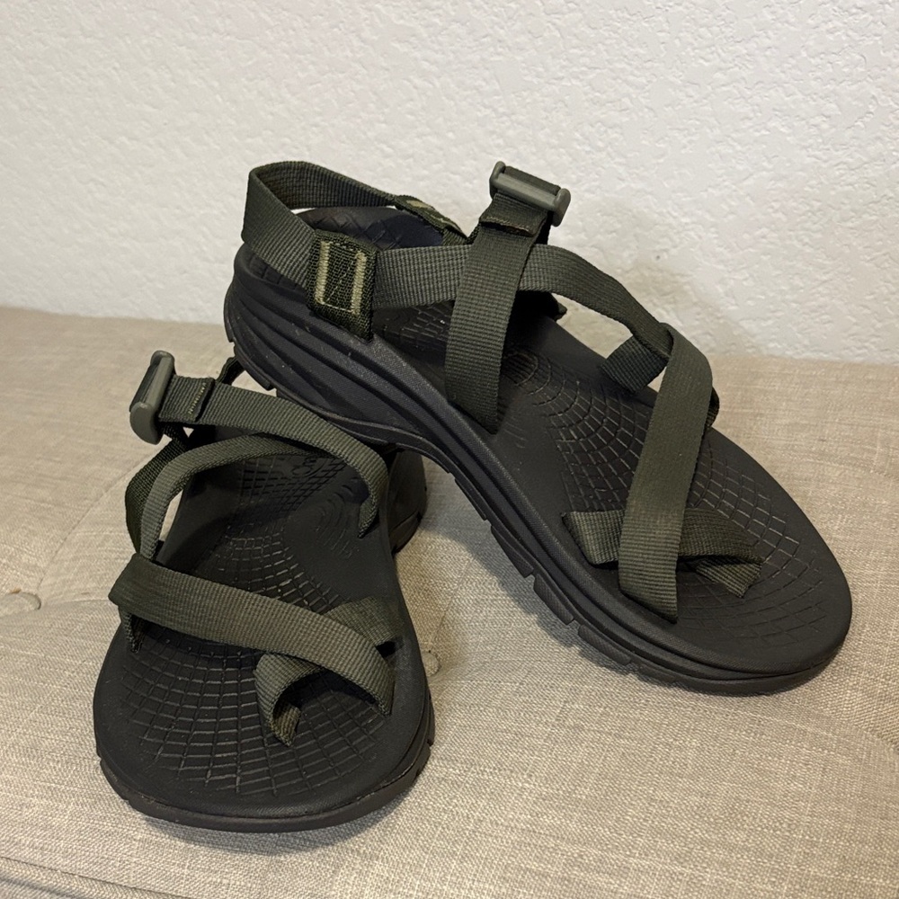 Chaco Men's Adjustable Sandals in Olive and Black size 8
